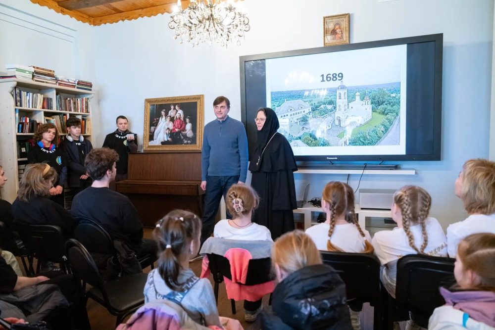 Министр просвещения посетил юбилейный пасхальный фестиваль в Подмосковье