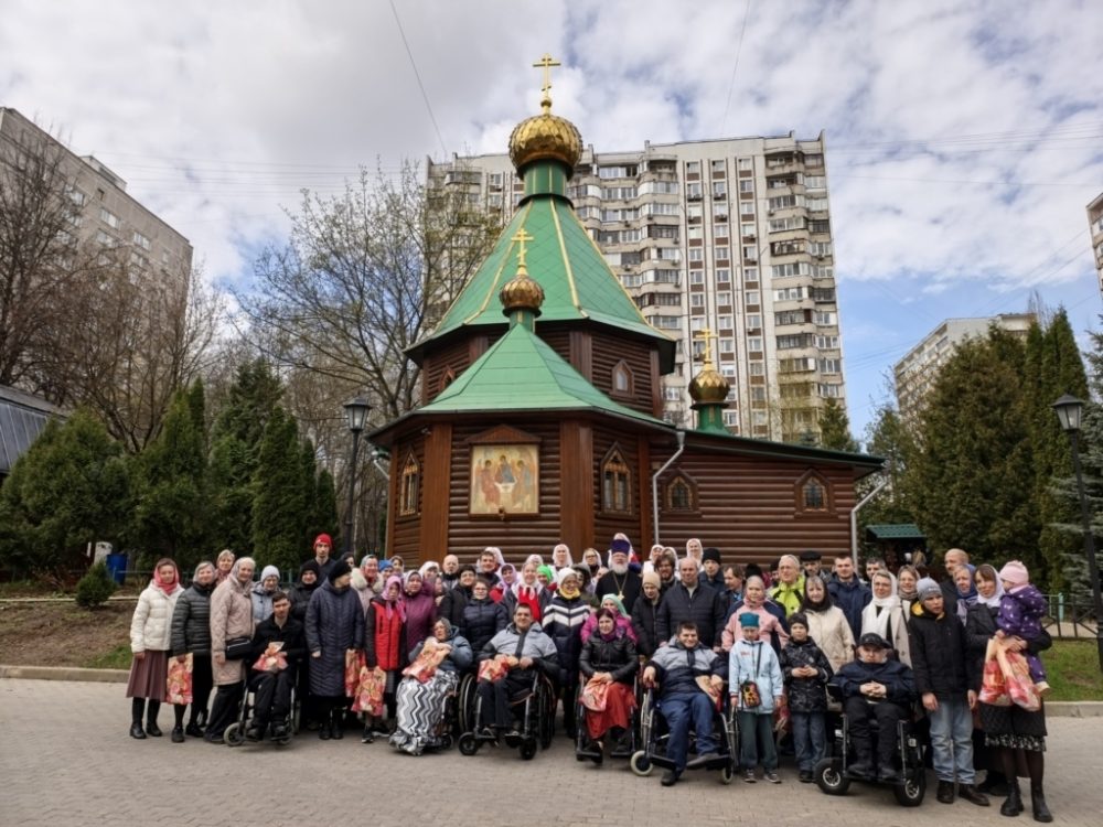 В московском храме провели адаптированную литургию для детей с особенностями развития