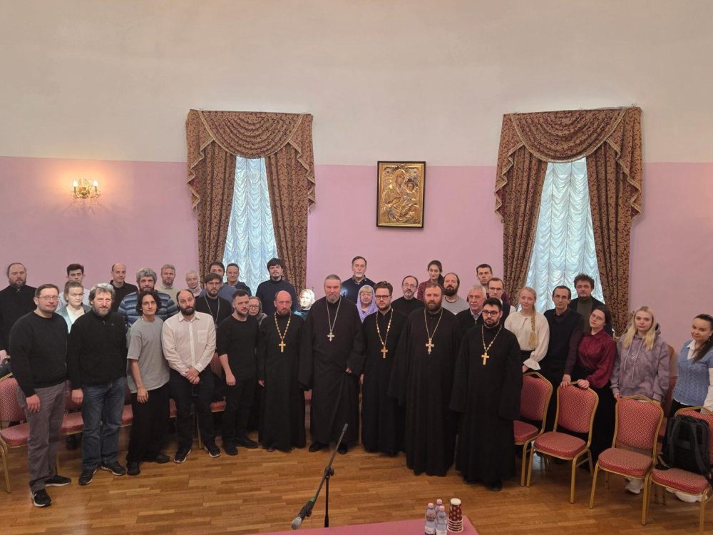 В Южном викариатстве прошло собрание ответственных за молодежное служение