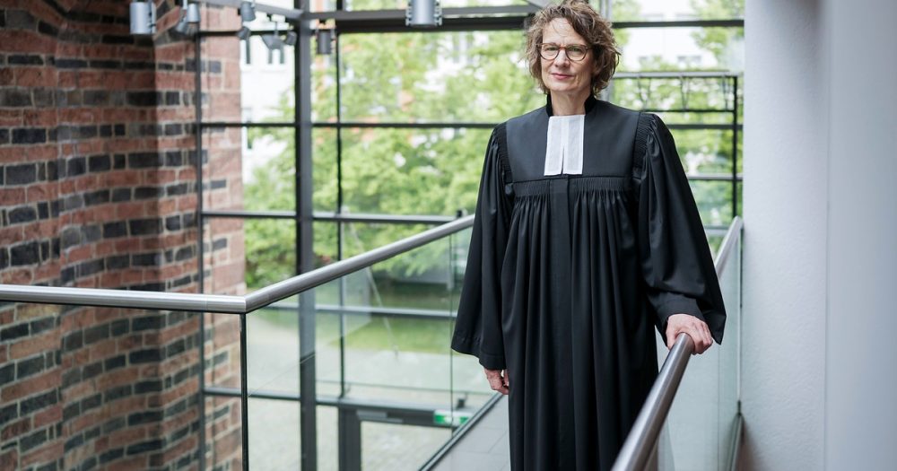 EKHN исключает экстремистов из церковных должностей