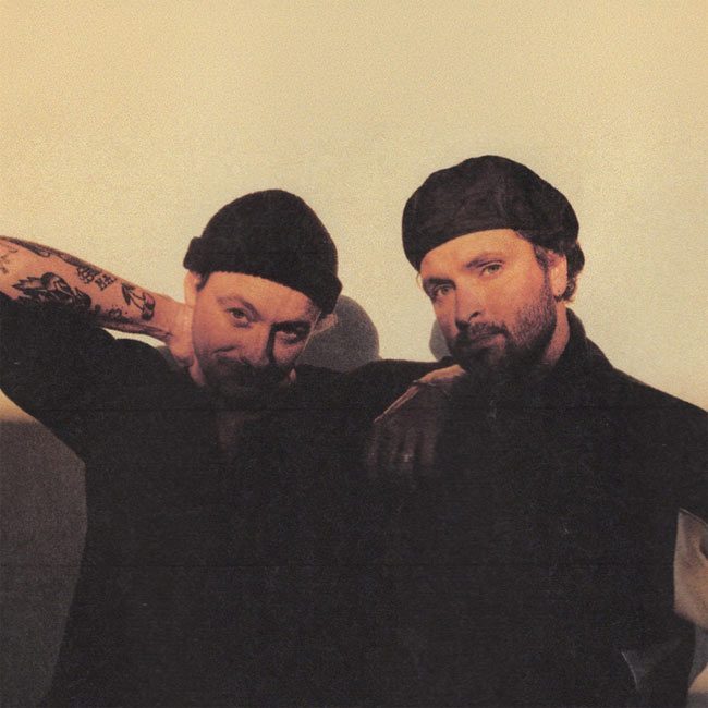 Аодхан Кинг и Бенджамин Уильям Хастингс анонсируют новый альбом 29 мая и выпускают новую песню «Saturday»