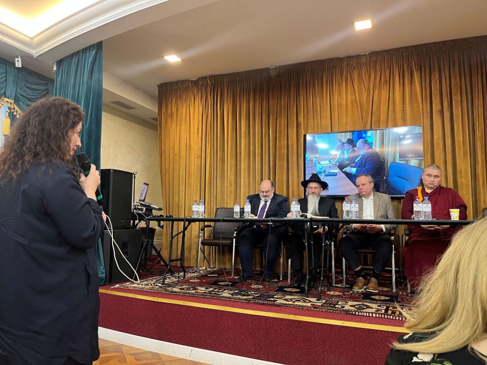 Лазар: разрушение статуи другой религии