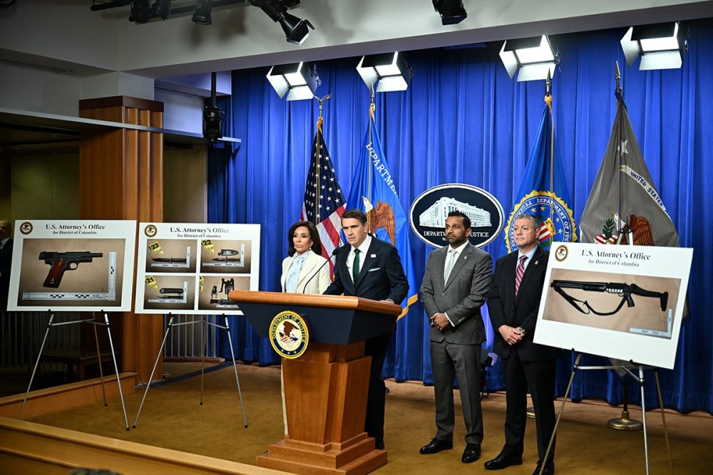 Стрелок на ужине Ассоциации корреспондентов Белого дома обвинён в попытке убийства Трампа