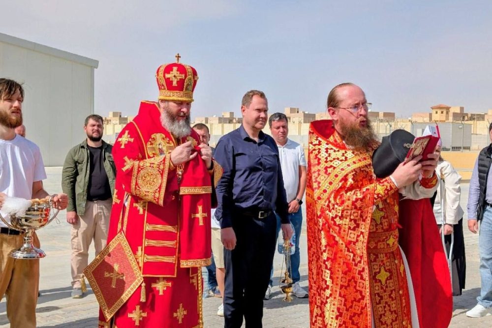 Епископ Луховицкий Евфимий совершил первую литургию в храме на площадке АЭС в Египте
