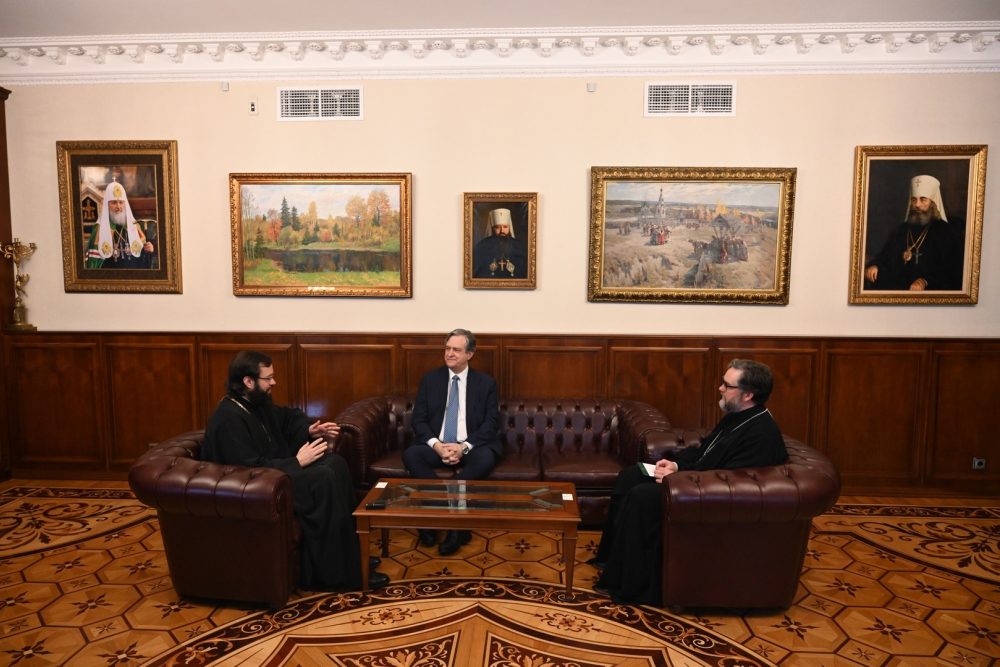Митрополит Волоколамский Антоний обсудил с послом Перу вопросы международной повестки