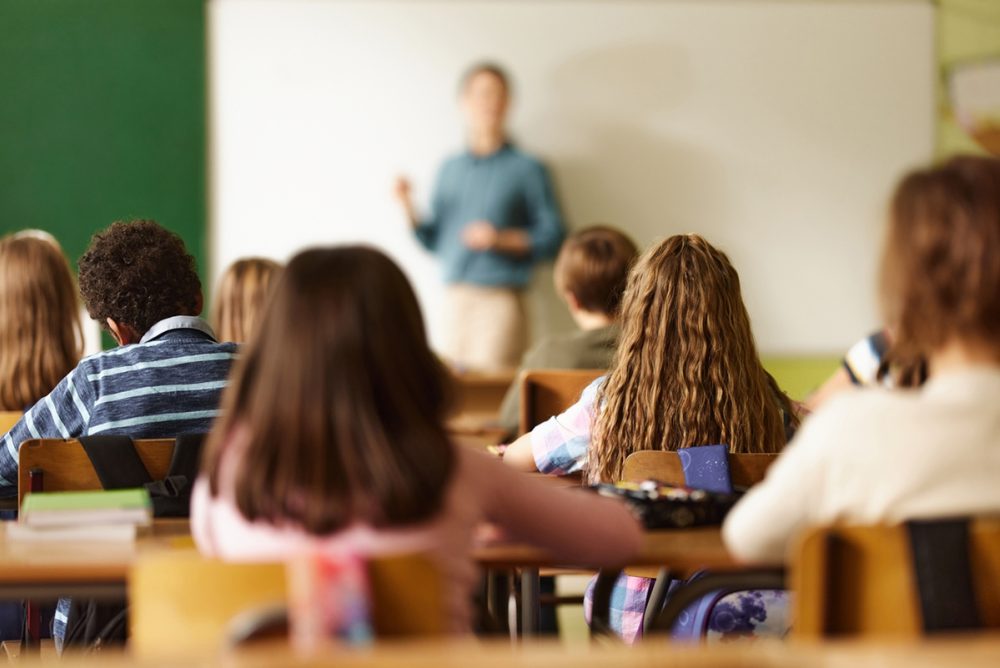 Опрос: большинство учителей и родителей поддерживают внеклассное религиозное обучение в учебное время