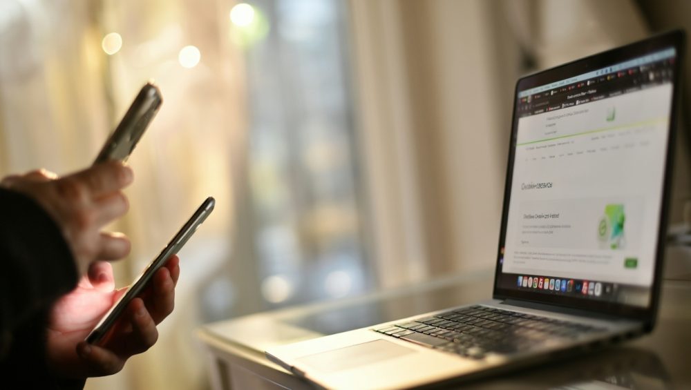 Россиян предупредили о фейковых трансляциях из храма на Пасху