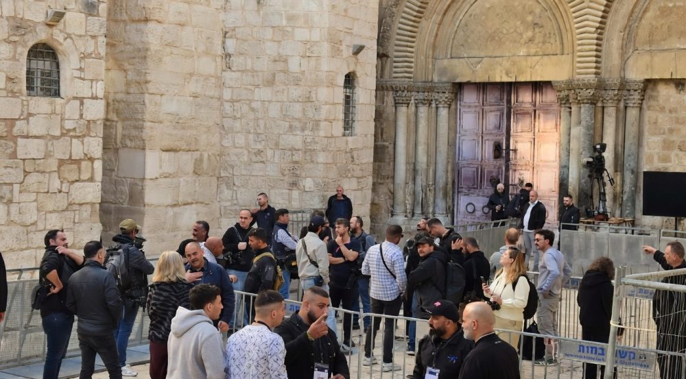 Российская делегация прибыла в храм Гроба Господня для получения Благодатного огня