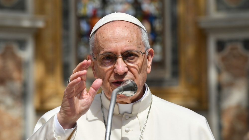 Папа Лев XIV провел молебен за мир в базилике Святого Петра