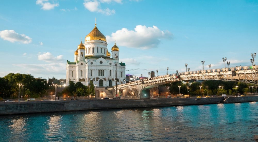 Патриарх Кирилл возглавил Пасхальную великую вечерню в Москве