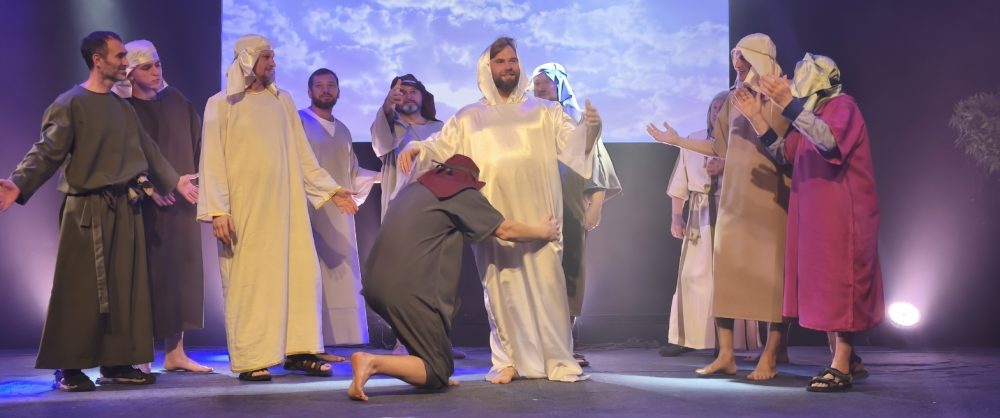 В Севастополе прошел пасхальный спектакль