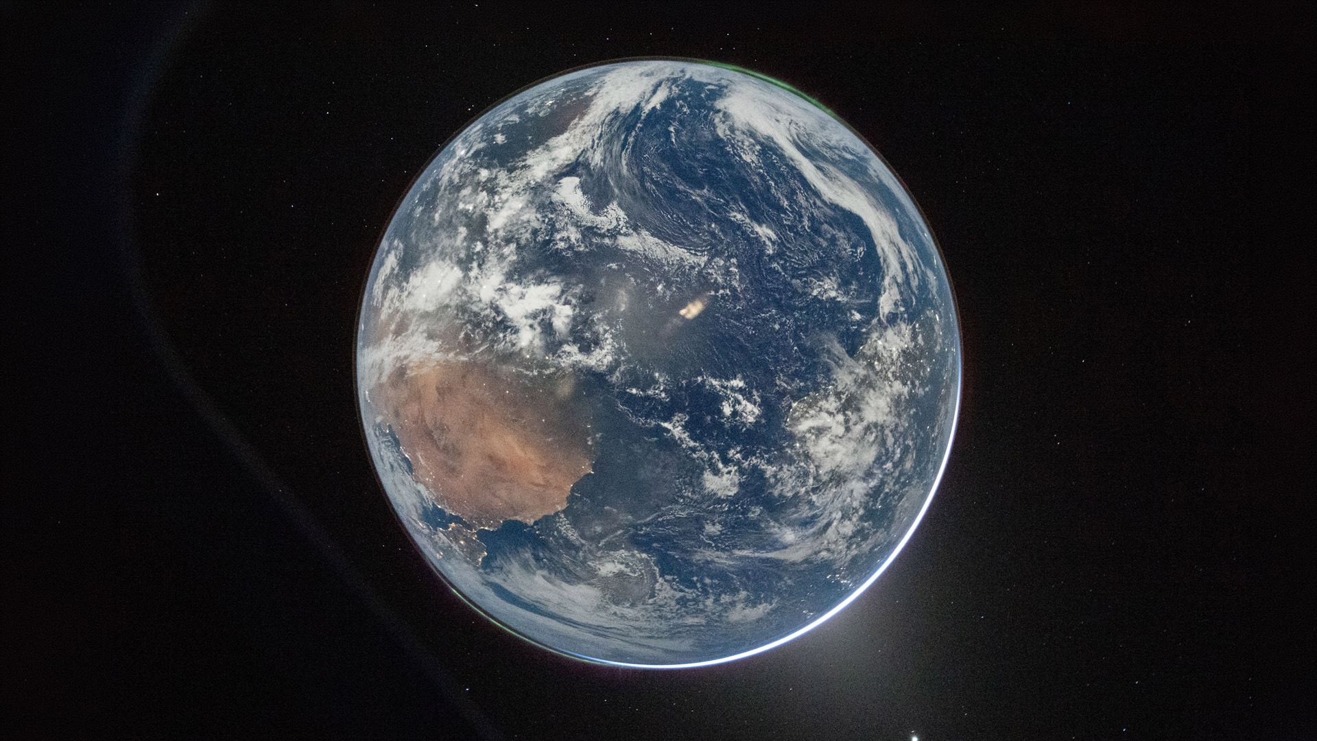 Небеса по-прежнему возвещают