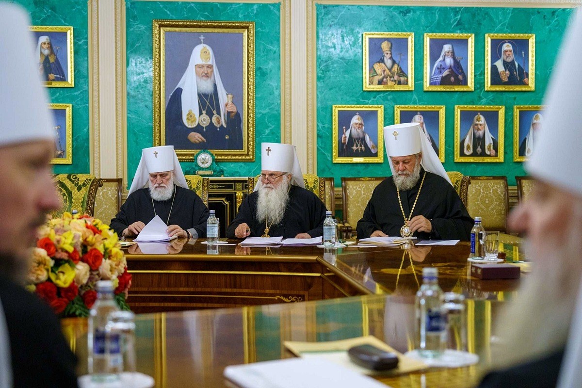 Священный Синод скорректировал перечень имён святых в богослужебных текстах
