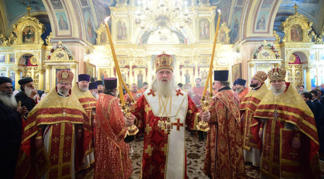 Митрополит Каширский Феогност возглавил празднование дня памяти блаженной Матроны Московской в Покровском монастыре