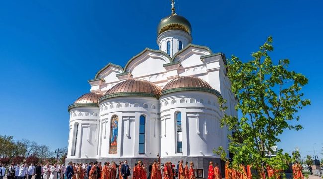 Патриарх Кирилл освятил храм Рождества Христова в станице Динской