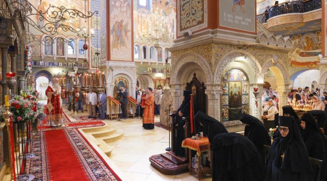Митрополит Каширский Феогност возглавил торжества в Зачатьевском монастыре в честь его основательниц