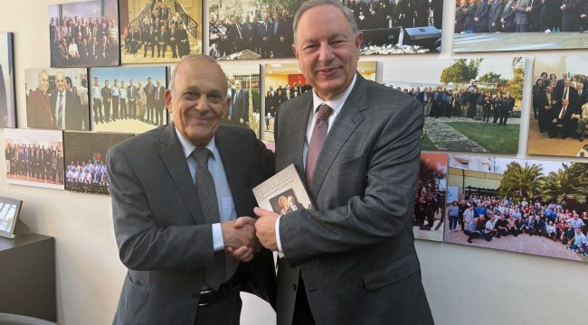 В знак жеста евангелистам: иорданский сенатор посетил совет, не приглашённый на предыдущую встречу