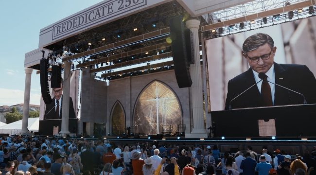 Майк Джонсон отвергает термин «христианский национализм» как ярлык для затыкания рта христианам: «Это крайне неуместно»