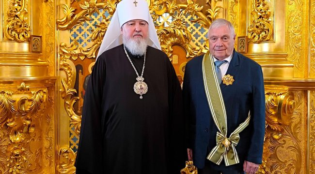 Митрополит Ставропольский Кирилл вручил орден святителя Луки Крымского I степени почетному президенту Российского общества хирургов И.И. Затевахину