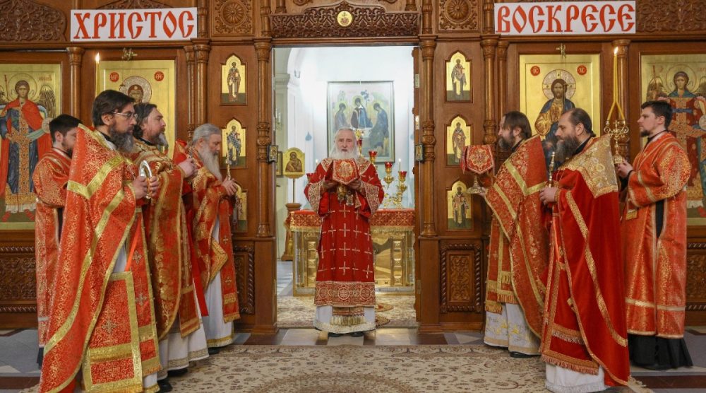 Митрополит Каширский Феогност возглавил Литургию в Алексеевском ставропигиальном монастыре