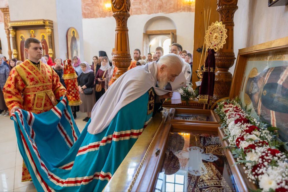 Патриарший наместник Московской митрополии возглавил Литургию в Старо-Голутвином монастыре в день Собора Коломенских новомучеников