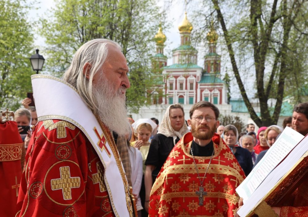 Митрополит Каширский Феогност совершил Литургию в Новодевичьем монастыре