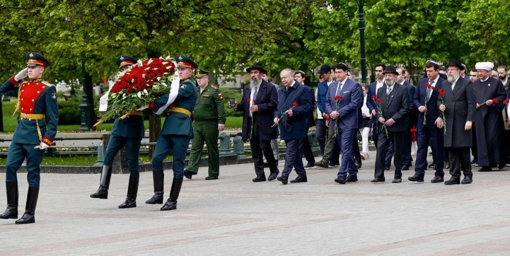 Межконфессиональная церемония возложения цветов 26 Ияра в Москве