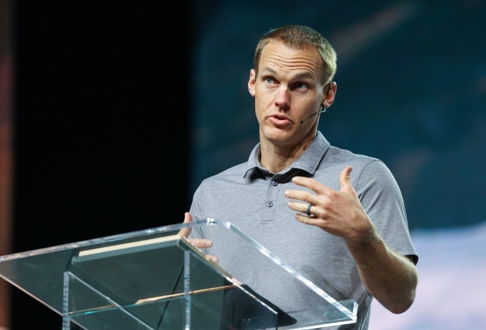 Виргиния отменила отклонение иска против McLean Bible Church Дэвида Платта