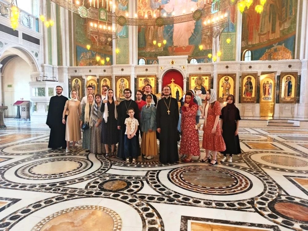 Молодежь Восточного викариатства побывала на экскурсии в Сретенском монастыре