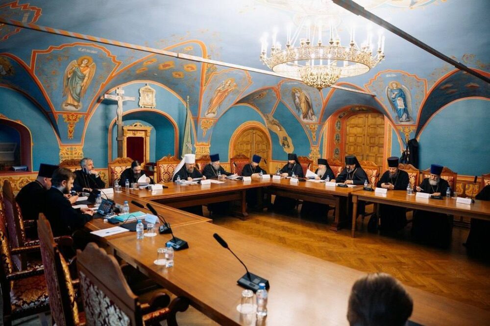 Митрополит Воскресенский Григорий провел заседание комиссии по распределению выпускников духовных школ