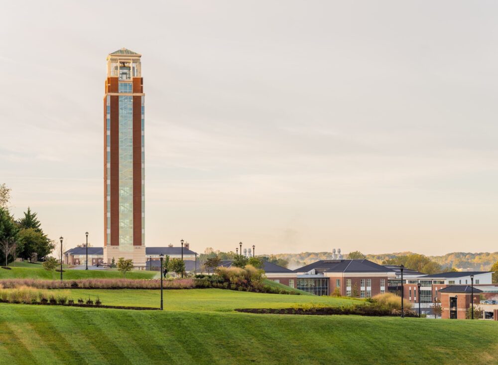 Студенты Liberty University продолжают судебную тяжбу из-за отказа в государственных грантах на религиозное образование