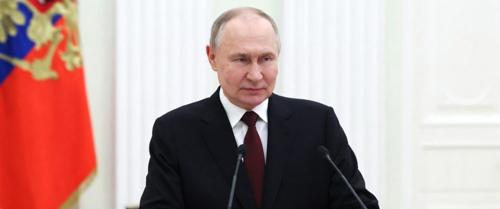 Владимир Путин поздравил епископа Ряховского с Днём Победы