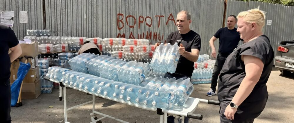 Служители церкви «Христианская миссия» из Шахт доставили в Донецк более 3 тонн гумгруза