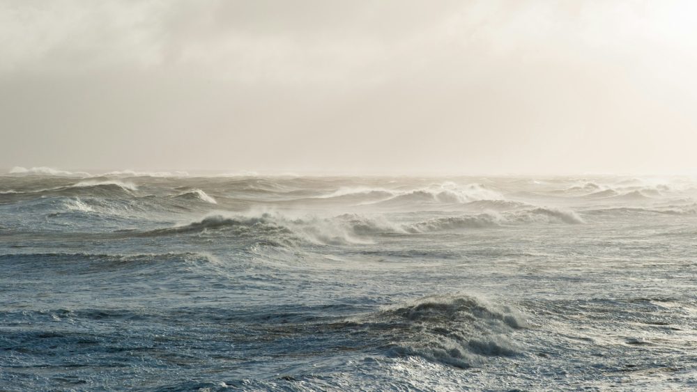 Чтобы понять, как Иисус ходил по воде, обратитесь к Ветхому Завету