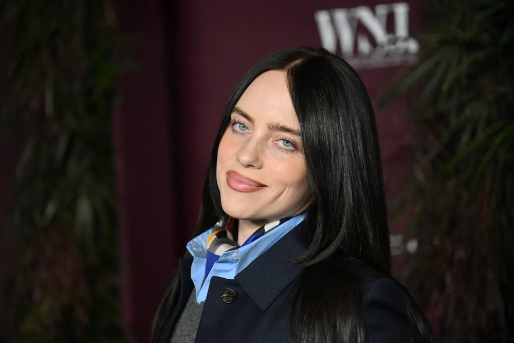 Посмотрите первый трейлер 3D-концертного фильма Билли Айлиш, снятого Джеймсом Кэмероном