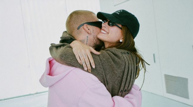 Хейли Бибер говорит, что «следовать за Иисусом вместе» с мужем Джастином — это «всё»