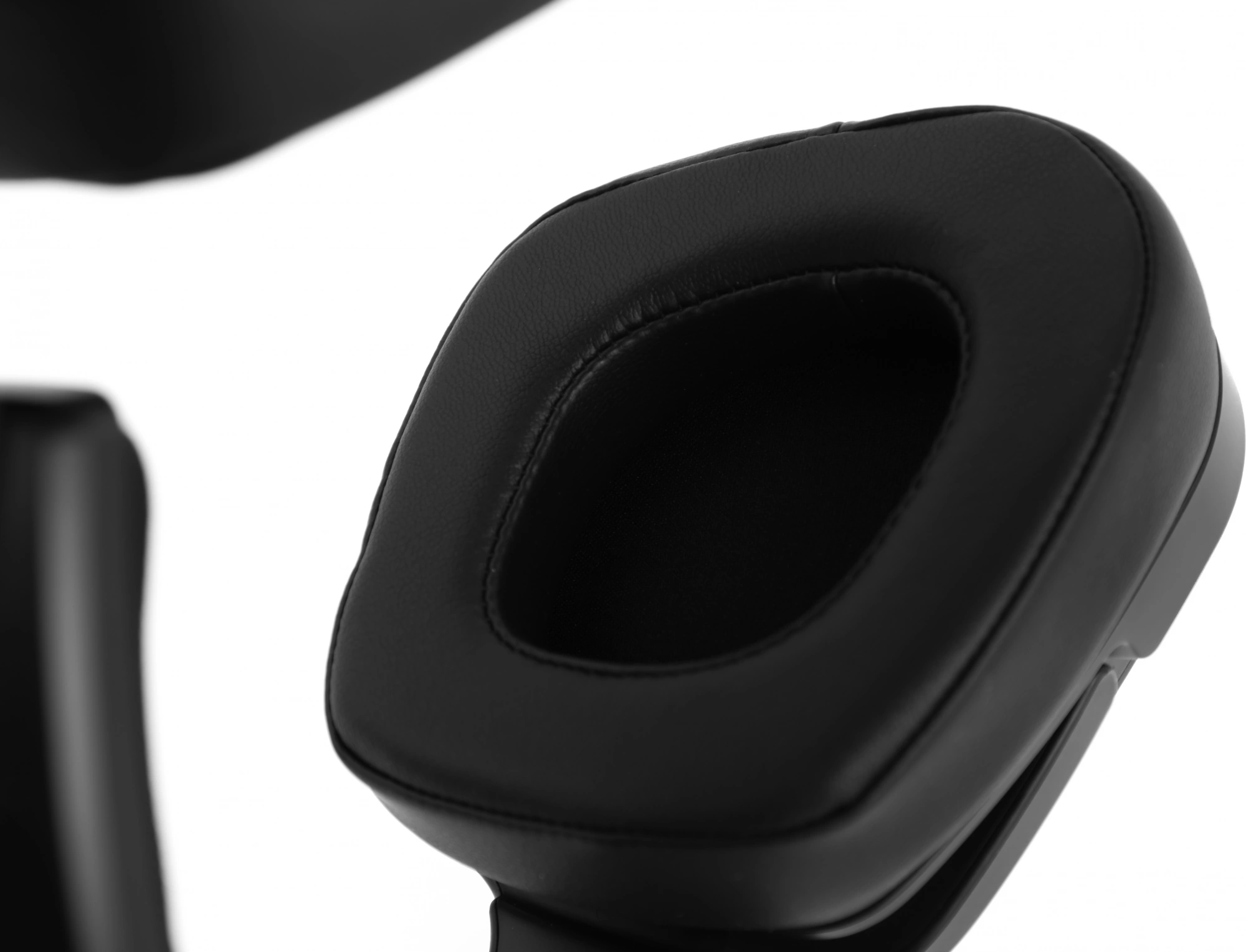 Наушники с микрофоном A4Tech Bloody G575P черный 2м мониторные оголовье (G575P 4PIN+USB/BLACK) — изображение 7