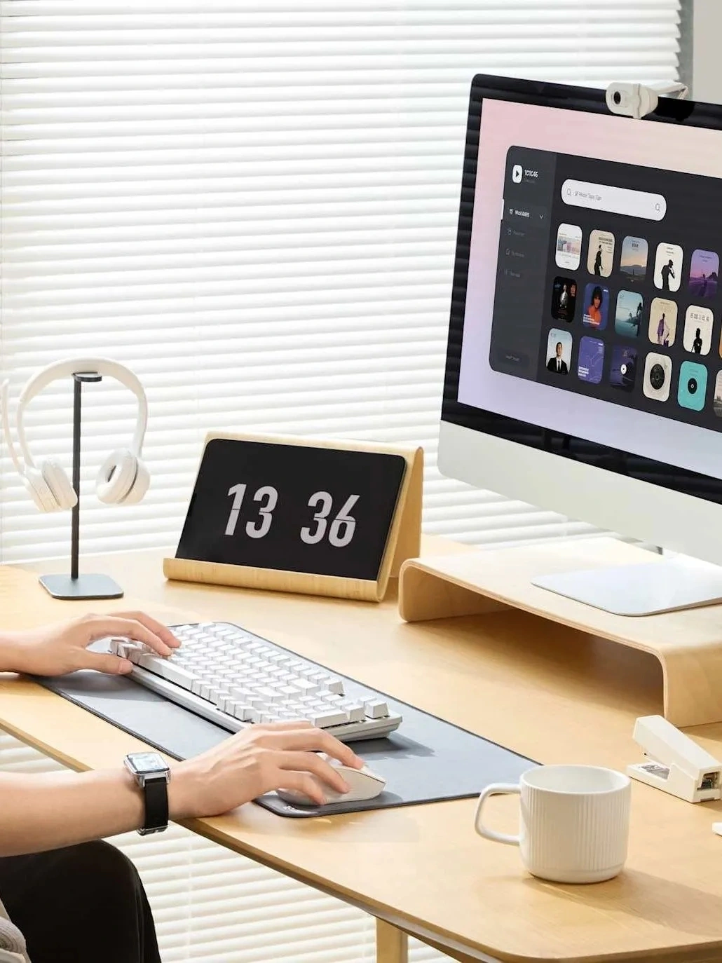 Клавиатура Logitech K868 механическая белый USB беспроводная BT/Radio (920-013913)