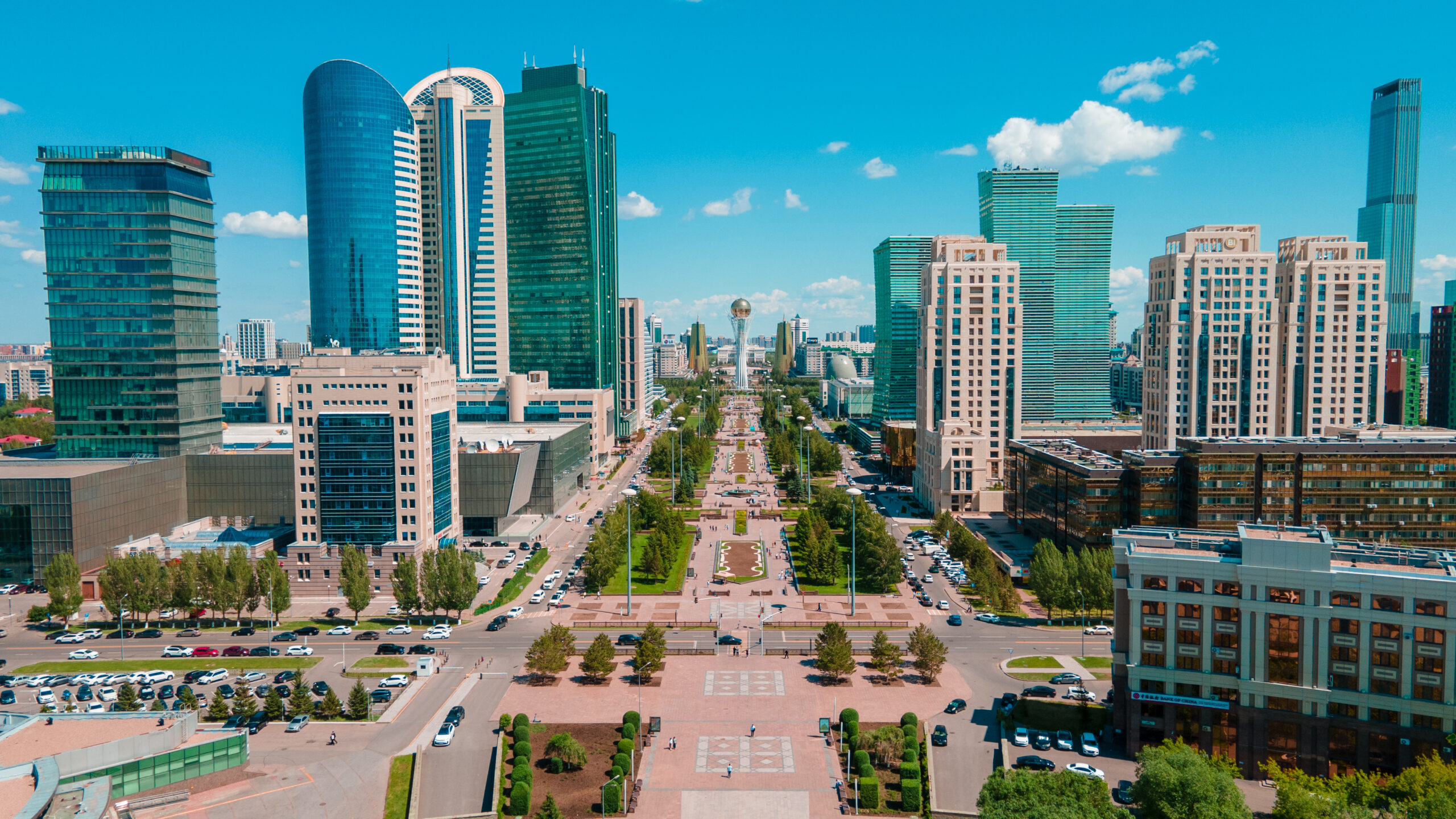 Башня Байтерек и сфера Нур Алем