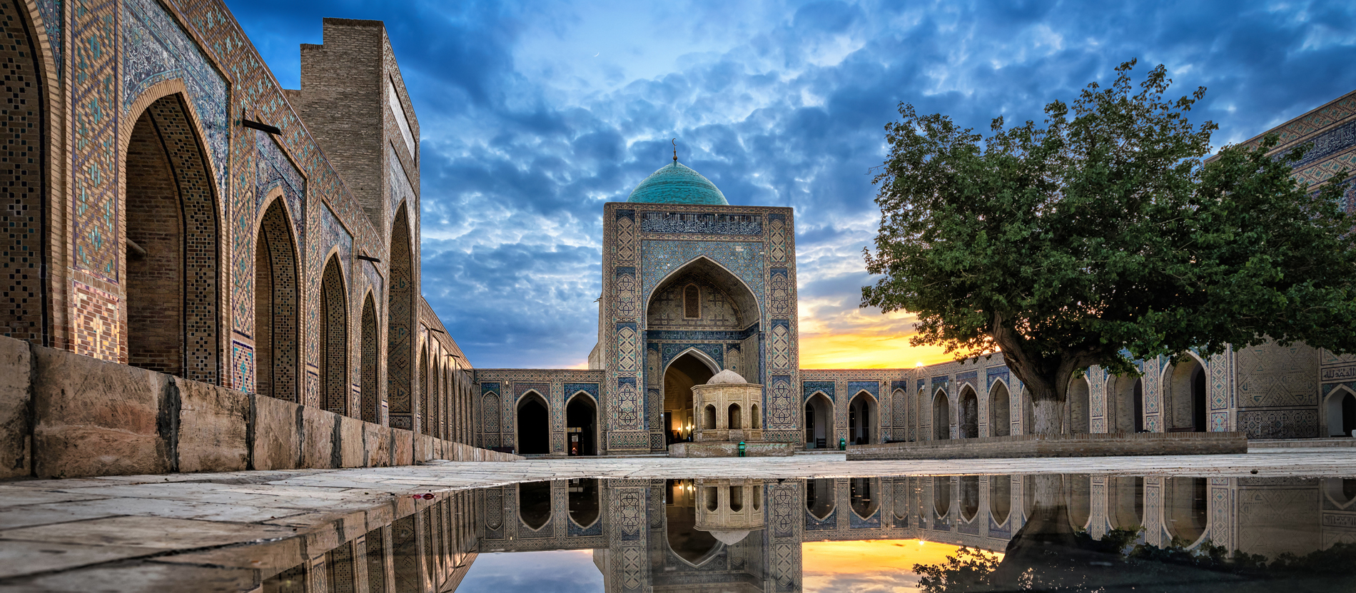 Private vehicle near Silk Road monument