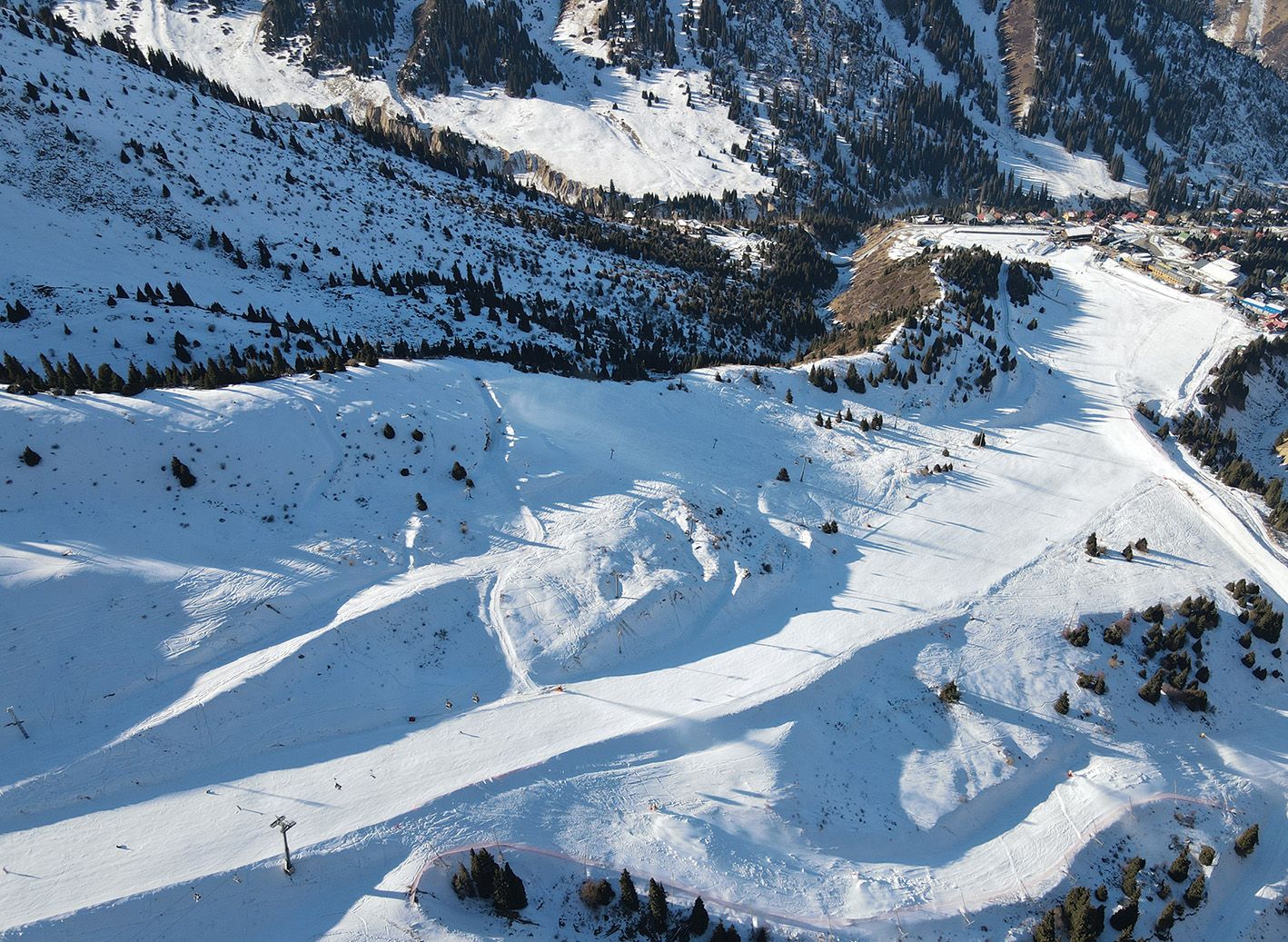 Туманный склон с ограниченной видимостью