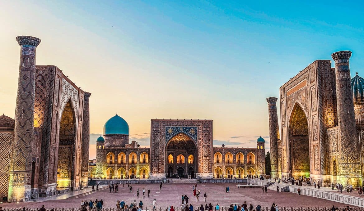 10-दिवसीय मध्य एशिया अन्वेषण यात्रा Tour route with scenic nature in Kazakhstan