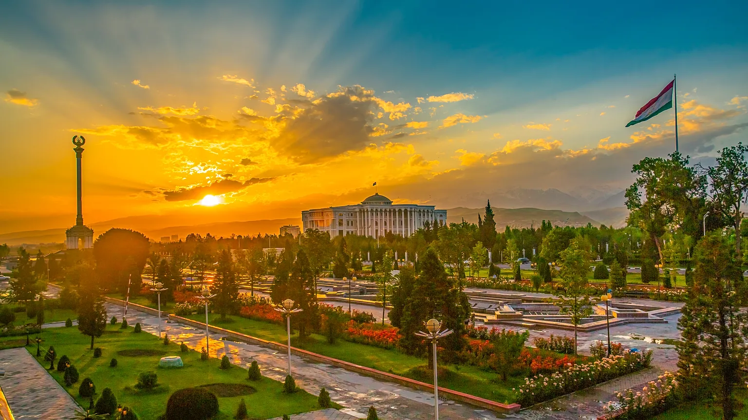 पामीर ओडिसी: मध्य एशिया में तीन स्टैन का ऑफ-रोड अभियान Tour travel experience in Kazakhstan and Central Asia