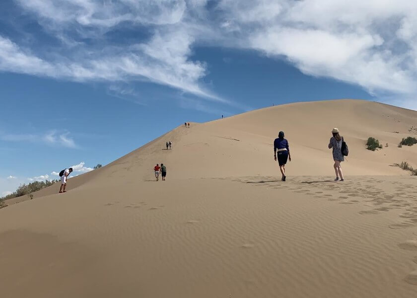 पामीर ओडिसी: मध्य एशिया में तीन स्टैन का ऑफ-रोड अभियान Tour route with scenic nature in Kazakhstan