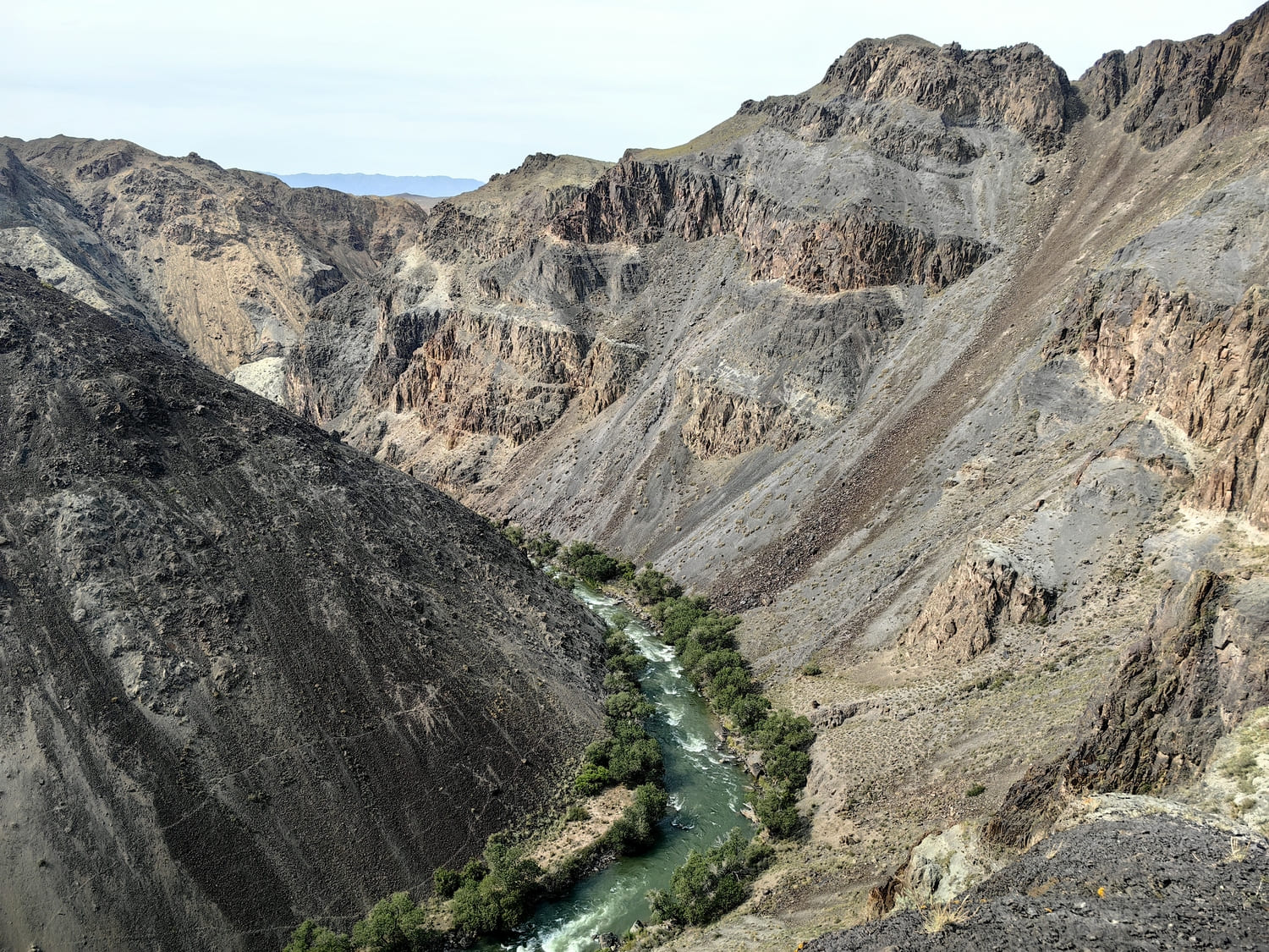 पत्थर की शेल्फ at चारिन कण्यन, Kazakhstan