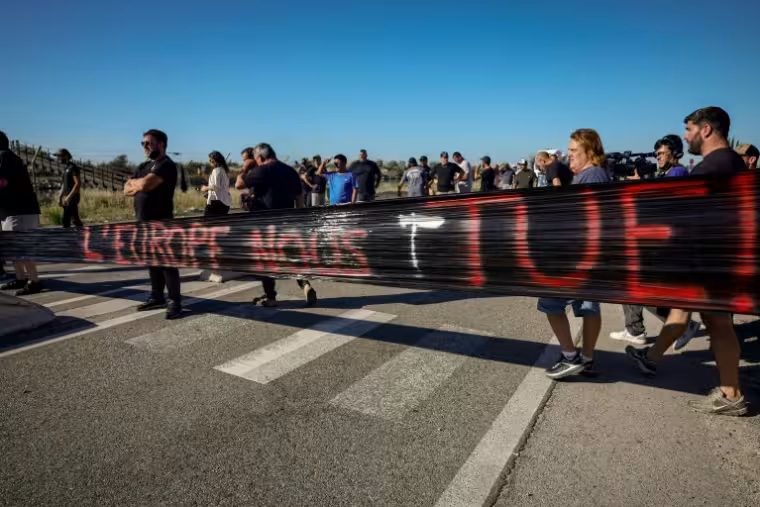 Blocage d'un dépôt pétrolier à Fos-sur-Mer.