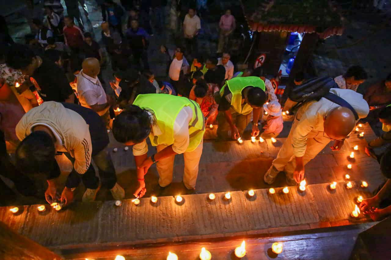 उज्यालो नेपाल पार्टीद्वारा बाढी पीडितको सम्झनामा दीप प्रज्वलन