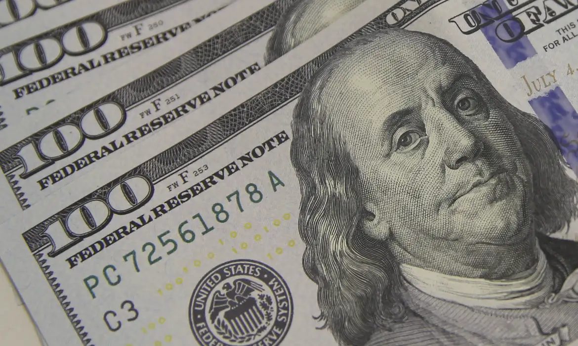 Dólar cai a R$ 5,08 e atinge menor valor em um mês — Diário Carioca