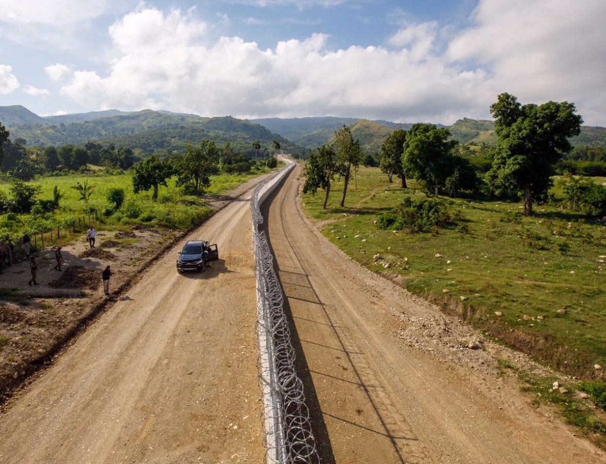La construcción de la verja perimetral fronteriza es uno de los proyectos de mayor inversión.