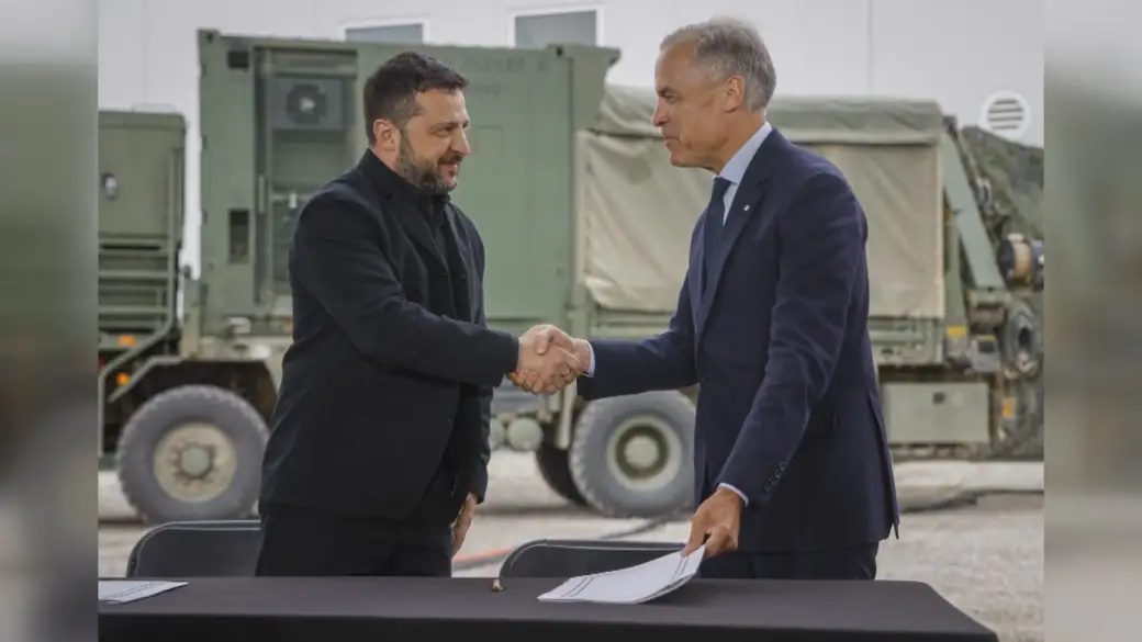 Click to play video: 'Canada, Ukraine strengthen alliance with 100-year cooperation deal'